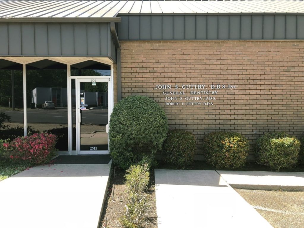 Longview Dentist - Robert B. Guttry, DDS - Cosmetic Dentistry